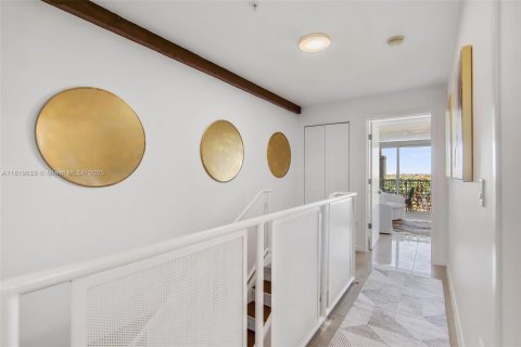 Townhouse in Miami, Florida 2 bedrooms, 117.89 sq.m. № 1937467 - photo 23