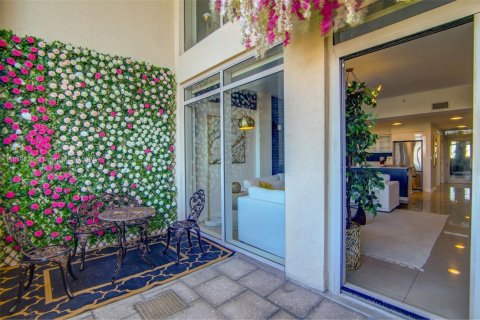 Touwnhouse à louer à Miami, Floride: 2 chambres, 117.89 m2 № 1937467 - photo 12