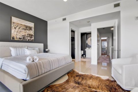 Townhouse in Miami, Florida 2 bedrooms, 117.89 sq.m. № 1937467 - photo 19
