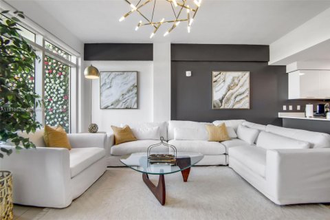 Townhouse in Miami, Florida 2 bedrooms, 117.89 sq.m. № 1937467 - photo 3