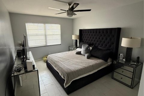 Condo in Boca Raton, Florida, 2 bedrooms  № 2030116 - photo 23