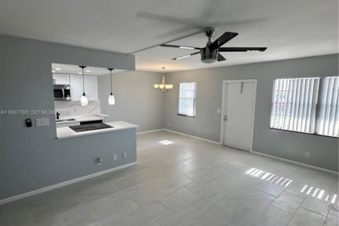Condo in Boca Raton, Florida, 2 bedrooms  № 2030116 - photo 16
