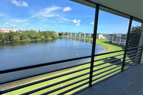 Condo in Boca Raton, Florida, 2 bedrooms  № 2030116 - photo 14