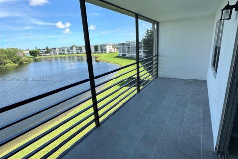 Condo in Boca Raton, Florida, 2 bedrooms  № 2030116 - photo 13