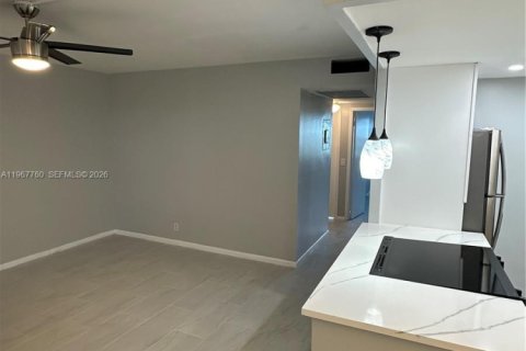 Condo in Boca Raton, Florida, 2 bedrooms  № 2030116 - photo 5