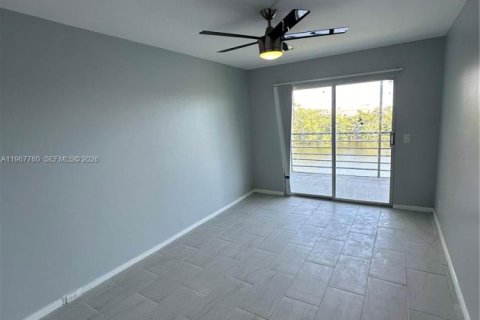 Condo in Boca Raton, Florida, 2 bedrooms  № 2030116 - photo 11
