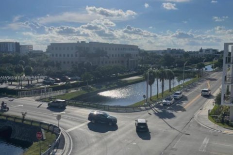 Condo in Doral, Florida, 3 bedrooms in URBANA  № 1729801 - photo 14