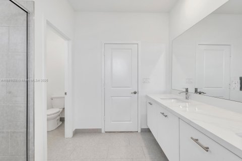 House in Miramar, Florida 4 bedrooms, 251.21 sq.m. № 1922394 - photo 27