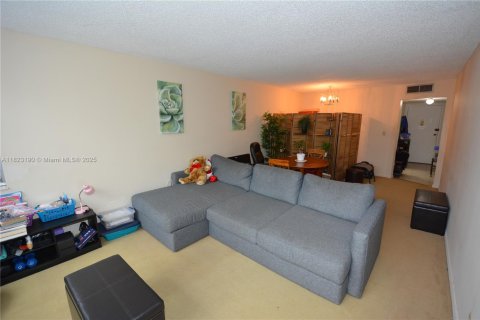 Condo in Plantation, Florida, 1 bedroom  № 1790608 - photo 8