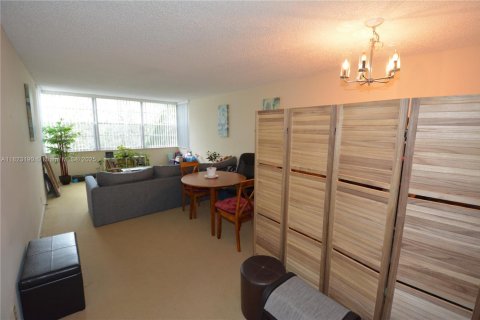 Condo in Plantation, Florida, 1 bedroom  № 1790608 - photo 5