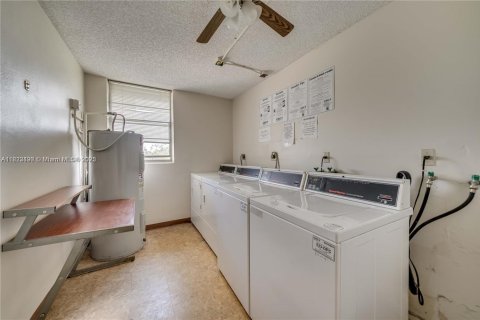 Condo in Plantation, Florida, 1 bedroom  № 1790608 - photo 16