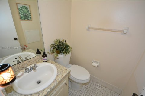Condo in Plantation, Florida, 1 bedroom  № 1790608 - photo 11