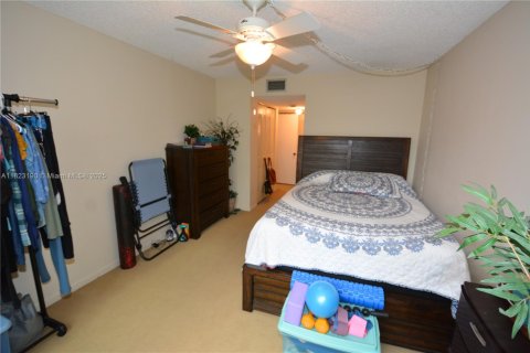 Condo in Plantation, Florida, 1 bedroom  № 1790608 - photo 14