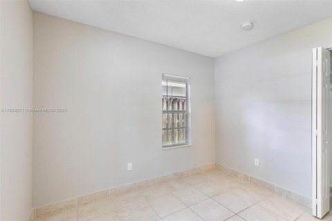 Villa ou maison à vendre à Hollywood, Floride: 3 chambres, 84.73 m2 № 2080257 - photo 16