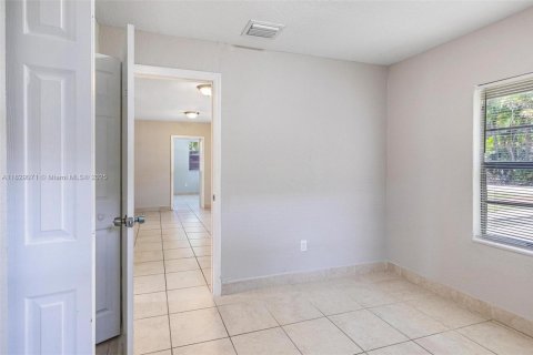 Villa ou maison à vendre à Hollywood, Floride: 3 chambres, 84.73 m2 № 2080257 - photo 18