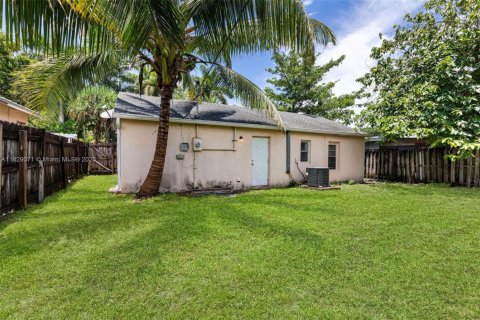 Villa ou maison à vendre à Hollywood, Floride: 3 chambres, 84.73 m2 № 2080257 - photo 27