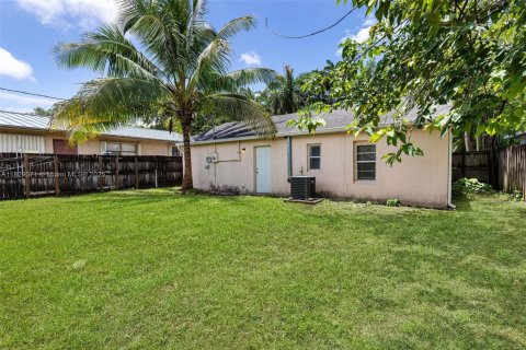 Villa ou maison à vendre à Hollywood, Floride: 3 chambres, 84.73 m2 № 2080257 - photo 29