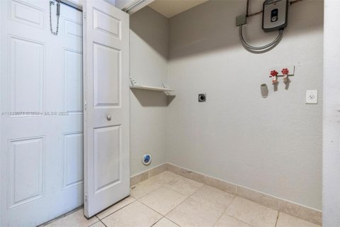 Villa ou maison à vendre à Hollywood, Floride: 3 chambres, 84.73 m2 № 2080257 - photo 8