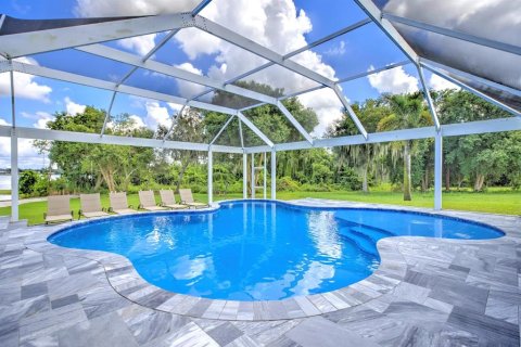 House in Lake Placid, Florida 8 bedrooms, 757.9 sq.m. № 2424206 - photo 7