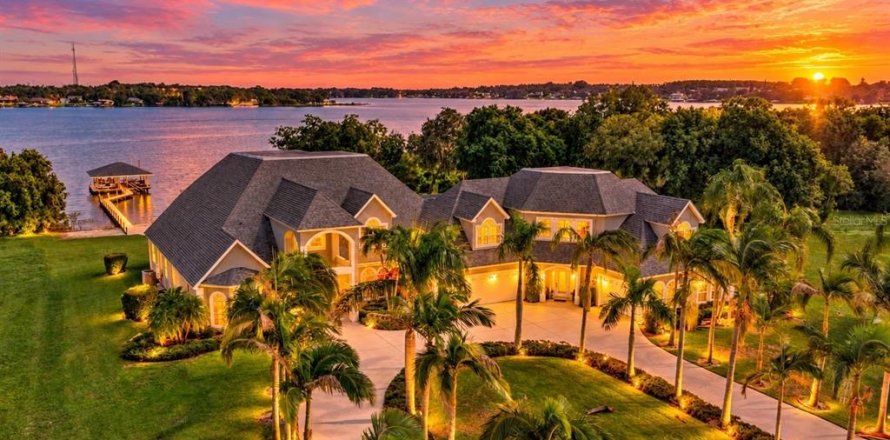 House in Lake Placid, Florida 8 bedrooms, 757.9 sq.m. № 2424206