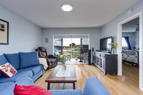 Condo in Pembroke Pines, Florida, 2 bedrooms № 2187159 - photo 13