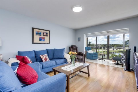 Condo in Pembroke Pines, Florida, 2 bedrooms № 2187159 - photo 12