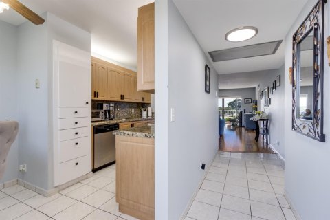 Condo in Pembroke Pines, Florida, 2 bedrooms № 2187159 - photo 7