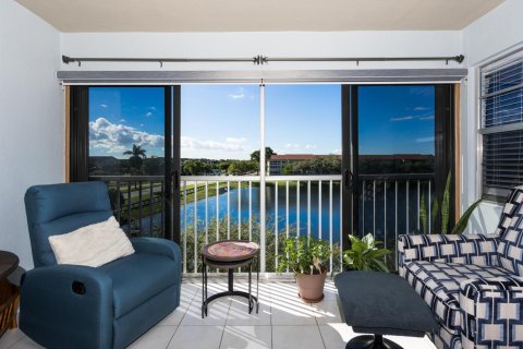Condo in Pembroke Pines, Florida, 2 bedrooms № 2187159 - photo 15
