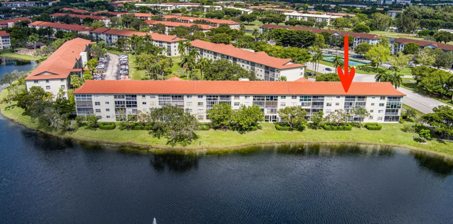 Condo in Pembroke Pines, Florida, 2 bedrooms № 2187159