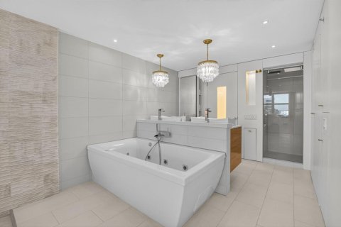 Copropriété à vendre à Highland Beach, Floride: 2 chambres, 102.19 m2 № 2273464 - photo 11