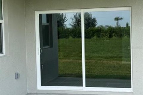 Townhouse in Parrish, Florida 3 bedrooms, 162.3 sq.m. № 2378356 - photo 15
