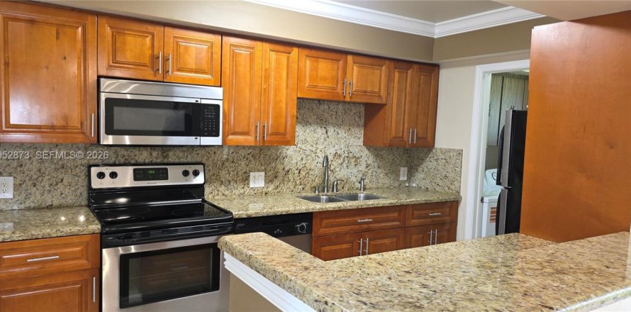 Condominio en Miami, Florida, 2 dormitorios  № 2008612