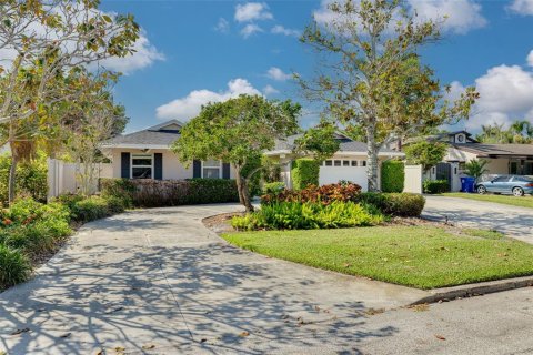 Villa ou maison à vendre à Saint Petersburg, Floride: 4 chambres, 241.36 m2 № 1735579 - photo 8