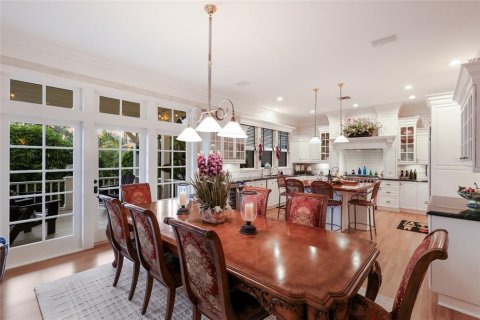 House in Bradenton, Florida 4 bedrooms, 328.6 sq.m. № 2424036 - photo 19