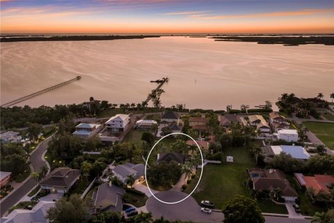 House in Bradenton, Florida 4 bedrooms, 328.6 sq.m. № 2424036 - photo 3