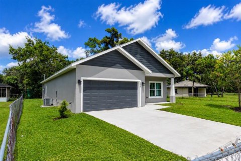 Villa ou maison à vendre à Sanford, Floride: 3 chambres, 155.8 m2 № 2360681 - photo 2
