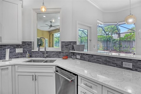 House in Indialantic, Florida 4 bedrooms, 228.82 sq.m. № 1879146 - photo 26