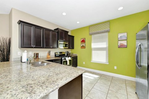 House in Davenport, Florida 5 bedrooms, 196.4 sq.m. № 2118302 - photo 7