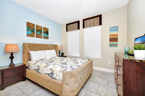 House in Davenport, Florida 5 bedrooms, 196.4 sq.m. № 2118302 - photo 9