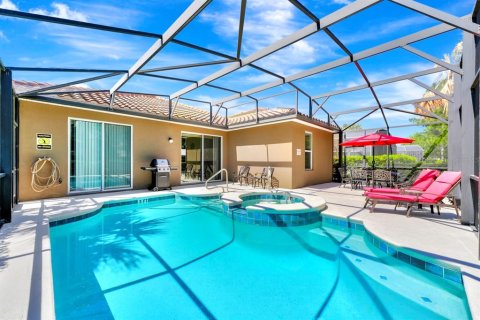 House in Davenport, Florida 5 bedrooms, 196.4 sq.m. № 2118302 - photo 2