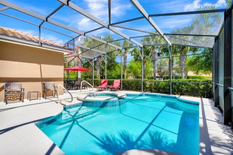 House in Davenport, Florida 5 bedrooms, 196.4 sq.m. № 2118302 - photo 22