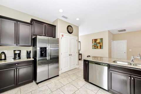 House in Davenport, Florida 5 bedrooms, 196.4 sq.m. № 2118302 - photo 8