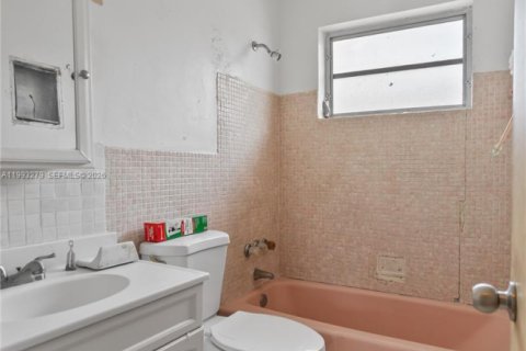 Propiedad comercial en venta en North Miami Beach, Florida, 164.9 m2 № 2055434 - foto 9
