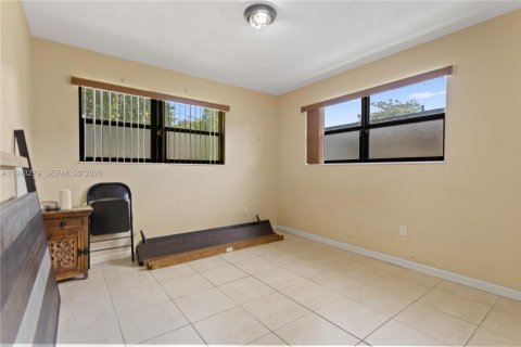 Propiedad comercial en venta en North Miami Beach, Florida, 164.9 m2 № 2055434 - foto 26