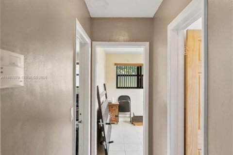 Propiedad comercial en venta en North Miami Beach, Florida, 164.9 m2 № 2055434 - foto 23