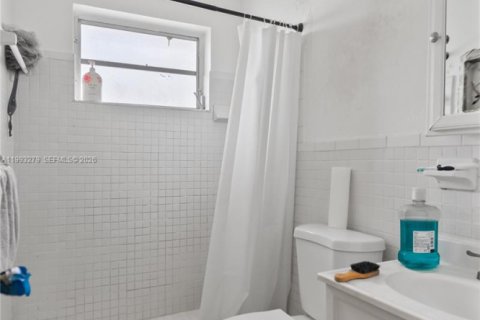 Propiedad comercial en venta en North Miami Beach, Florida, 164.9 m2 № 2055434 - foto 14