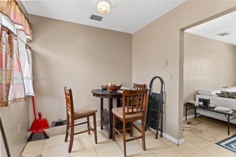 Propiedad comercial en venta en North Miami Beach, Florida, 164.9 m2 № 2055434 - foto 22