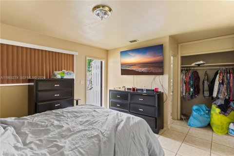 Propiedad comercial en venta en North Miami Beach, Florida, 164.9 m2 № 2055434 - foto 16