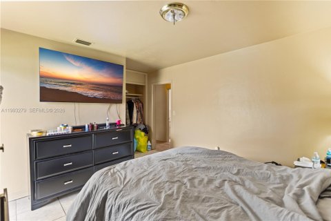 Propiedad comercial en venta en North Miami Beach, Florida, 164.9 m2 № 2055434 - foto 15