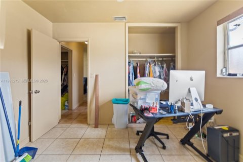 Propiedad comercial en venta en North Miami Beach, Florida, 164.9 m2 № 2055434 - foto 11